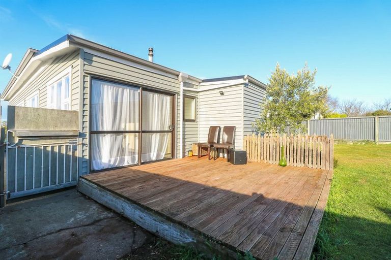 Photo of property in 24 Avenue Road, West End, Timaru, 7910