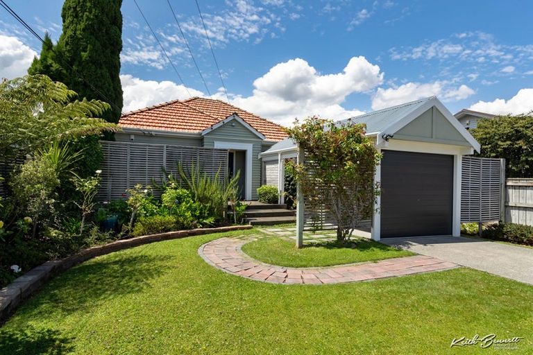 Photo of property in 1/25 Vincent Street, Waterloo, Lower Hutt, 5011