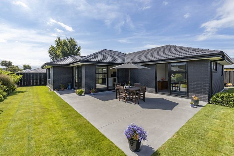 Photo of property in 14 Awarua Road, Pegasus, 7612