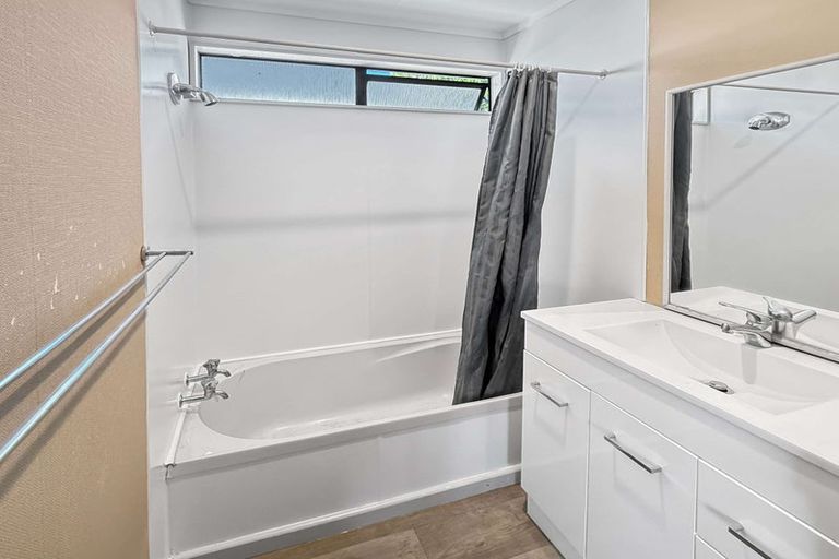 Photo of property in 20 Tiller Close, Kelvin Grove, Palmerston North, 4414