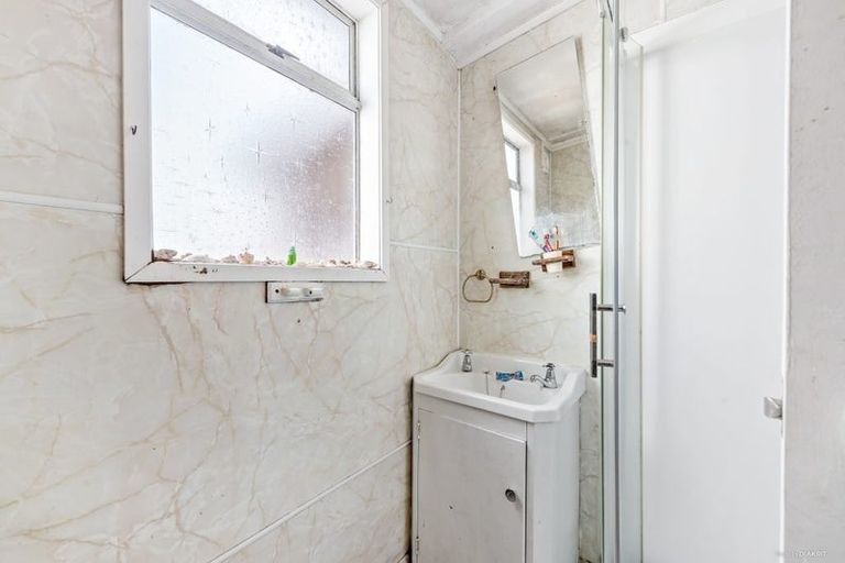 Photo of property in 15 Station Road, Takanini, 2112