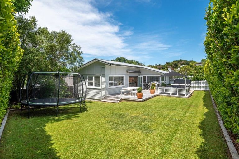Photo of property in 3 Philip Place, Hillcrest, Auckland, 0627