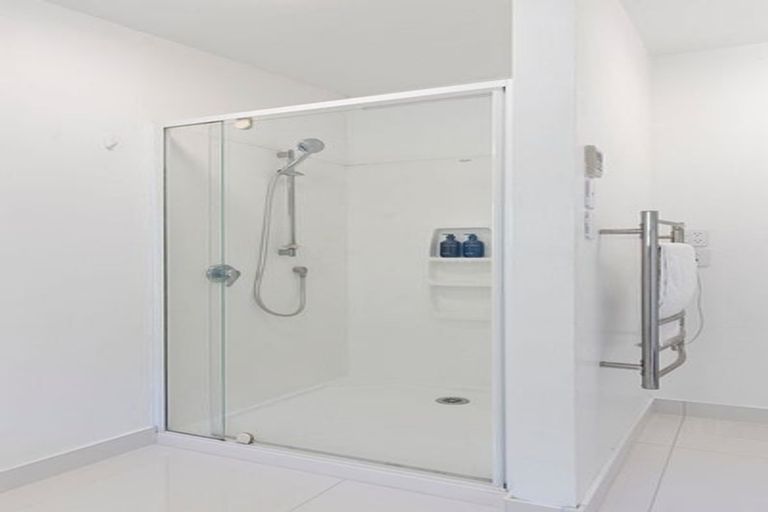 Photo of property in 277 Queens Drive, Lyall Bay, Wellington, 6022