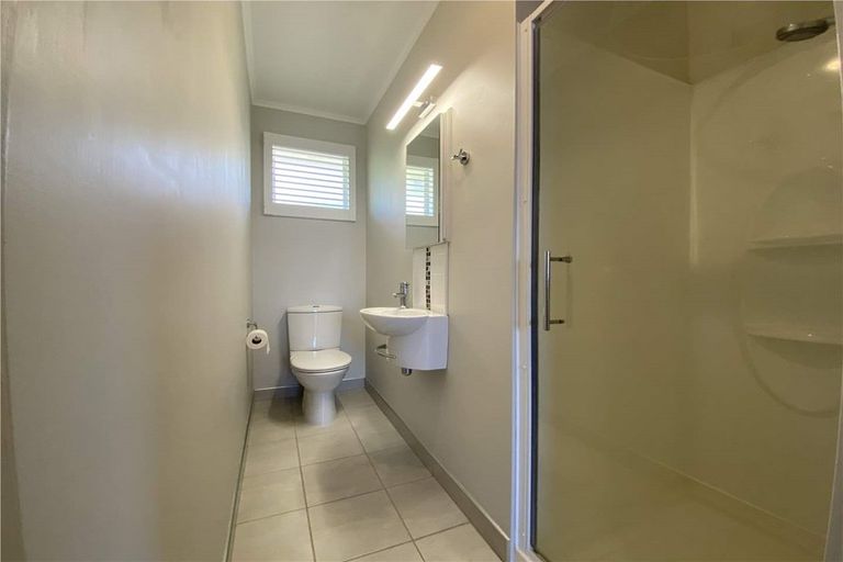 Photo of property in 36 Sequoia Place, Sunnynook, Auckland, 0620
