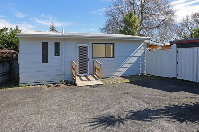 Photo of property in 2/103 Sturges Road, Henderson, Auckland, 0612