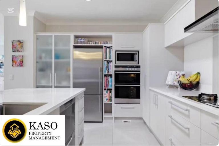 Photo of property in 28 Kuhanui Drive, Karaka, Papakura, 2113