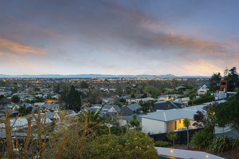 Photo of property in 15 Woodlau Rise, Huntsbury, Christchurch, 8022