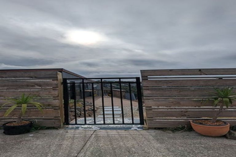 Photo of property in 9 Rifleman Lane, Redcliffs, Christchurch, 8081