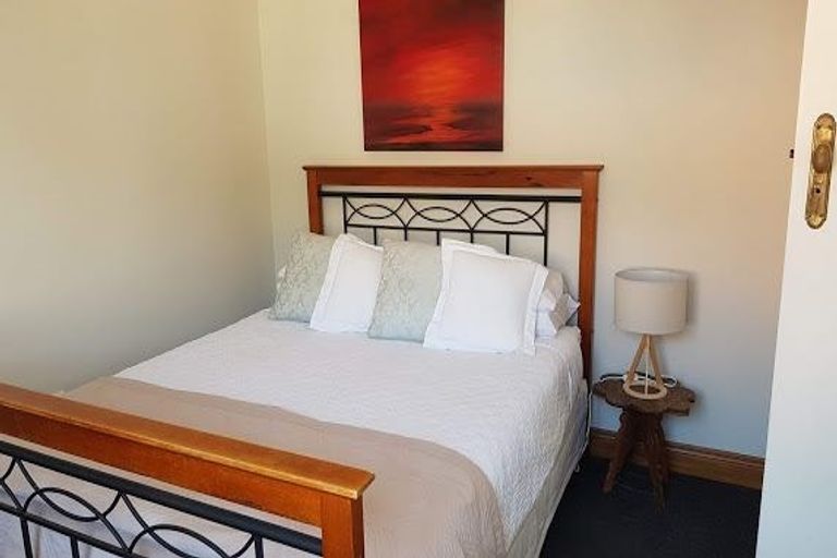 Photo of property in 48 The Esplanade, Eastern Beach, Auckland, 2012