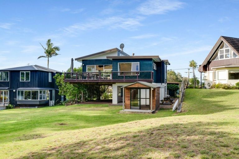 Photo of property in 137 Patuwai Drive, Whangamata, 3620