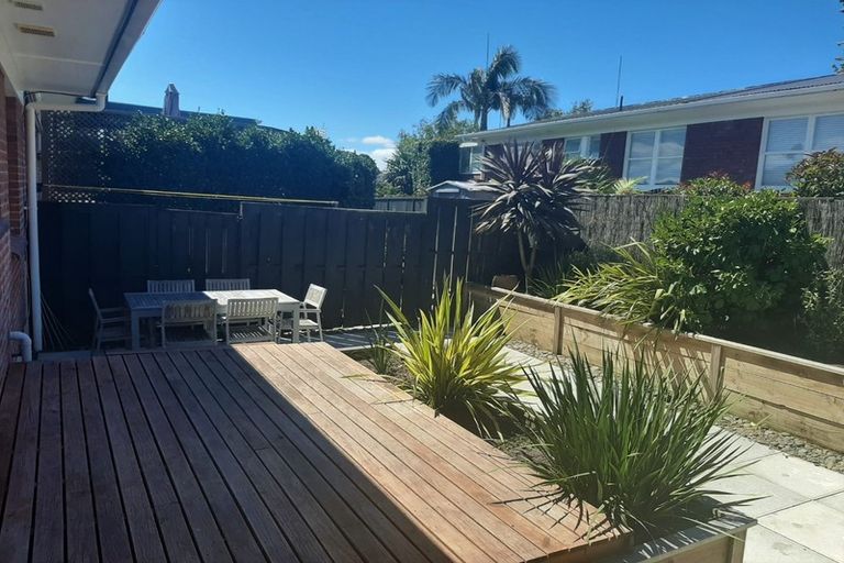 Photo of property in 2/48a Northboro Road, Belmont, Auckland, 0622
