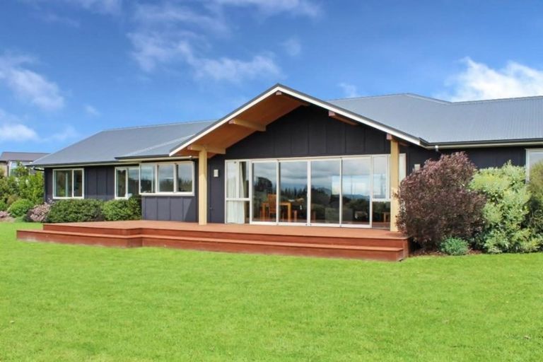 Photo of property in 37 Branksome Place, Aokautere, Palmerston North, 4471