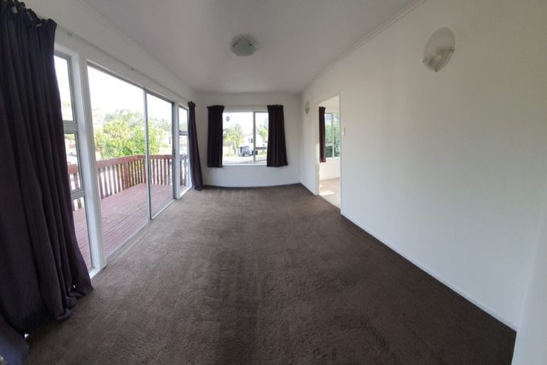 Photo of property in 59 Zita Maria Drive, Massey, Auckland, 0614