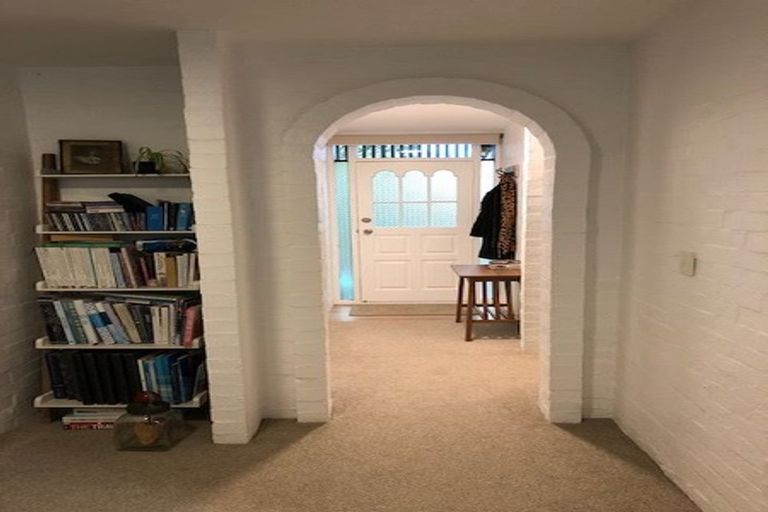 Photo of property in 141 Churton Drive, Churton Park, Wellington, 6037