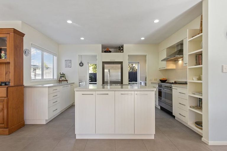 Photo of property in 16a Riverlea Avenue, Pakuranga, Auckland, 2010