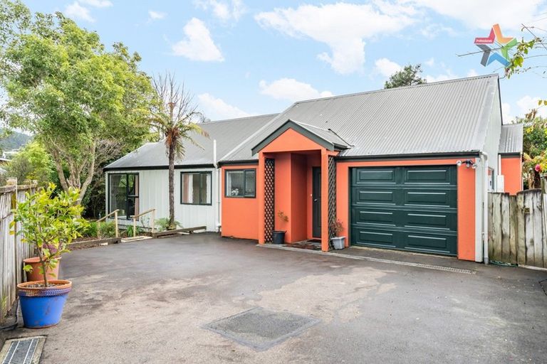 Photo of property in 21c Manuka Street, Stokes Valley, Lower Hutt, 5019