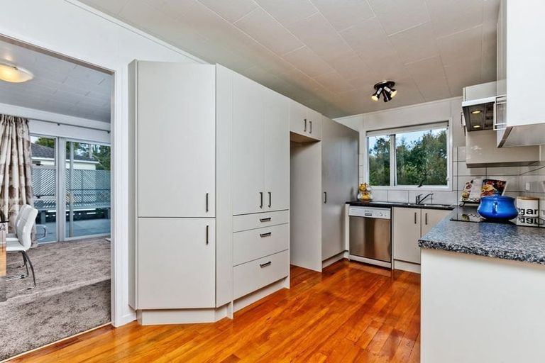Photo of property in 53 Awaruku Road, Torbay, Auckland, 0630