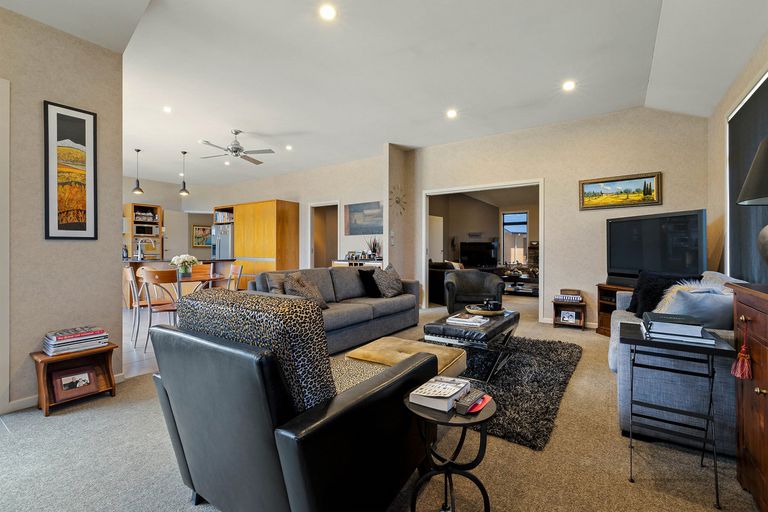 Photo of property in 16 Walnut Grove, Alexandra, 9320