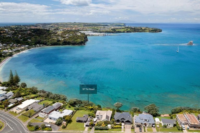 Photo of property in 97 Tiri Road, Tindalls Beach, Whangaparaoa, 0930