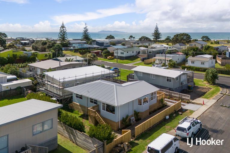 Photo of property in 8 Scarborough Road, Waihi Beach, 3611