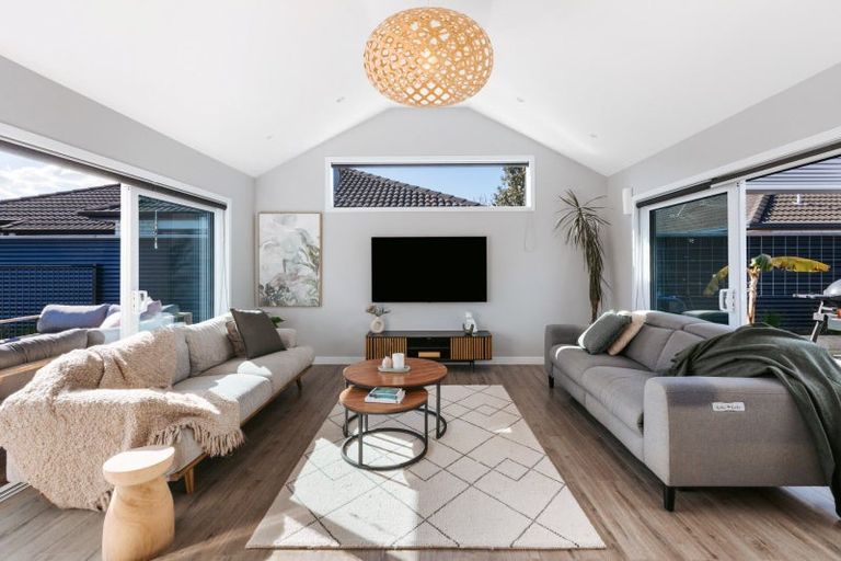 Photo of property in 28 Araroa Place, Papamoa Beach, Papamoa, 3118