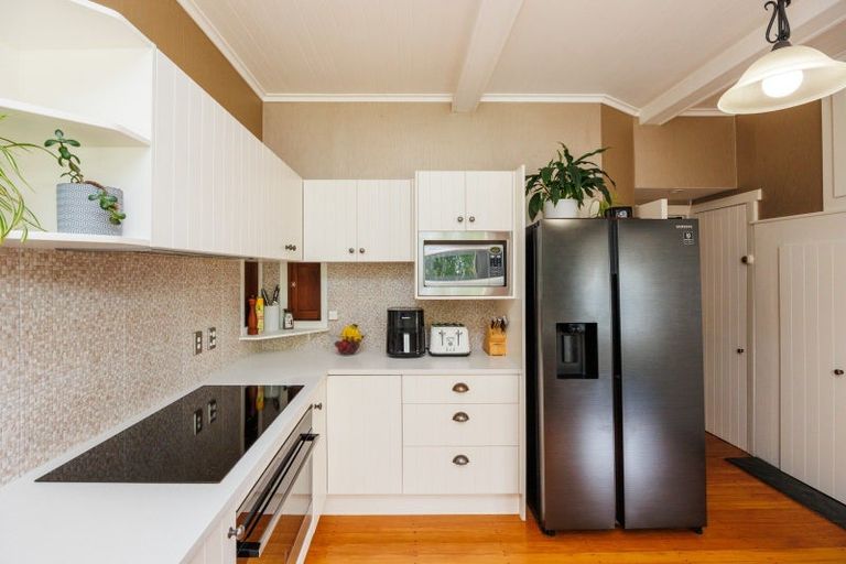 Photo of property in 11 Elmira Avenue, Hokowhitu, Palmerston North, 4410