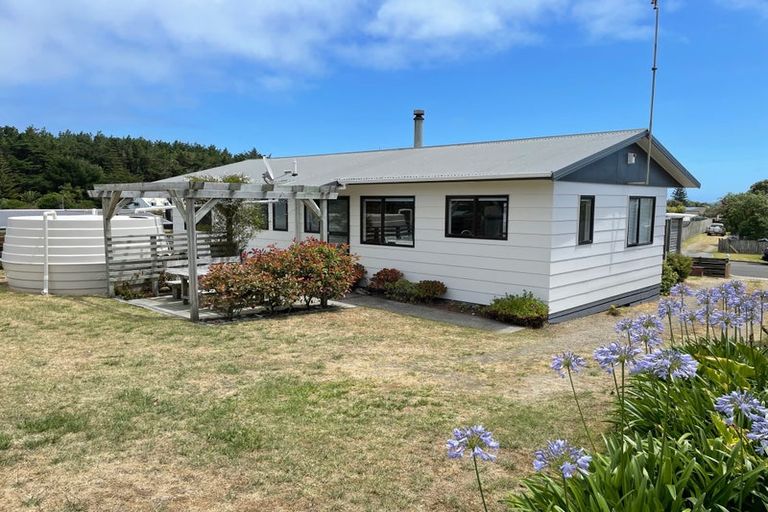 Photo of property in 36 Kahukura Avenue, Waitarere Beach, Levin, 5510