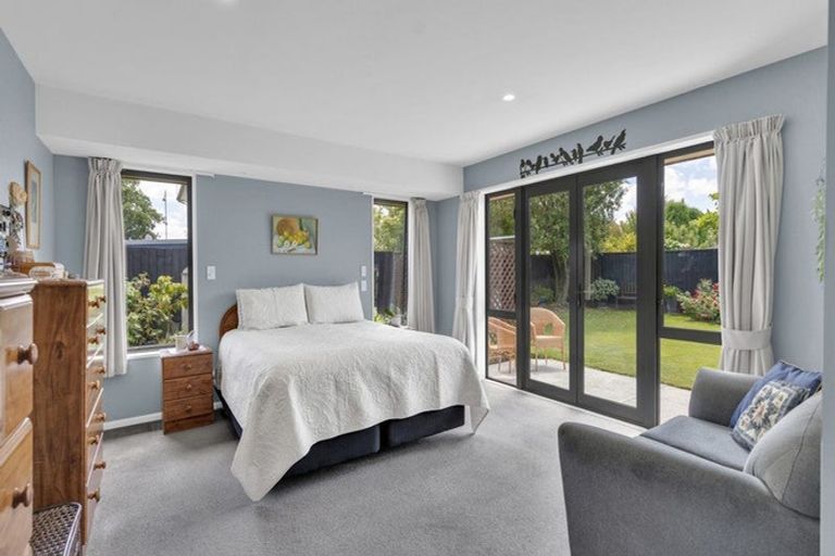 Photo of property in 5 Rooney Place, Aidanfield, Christchurch, 8025