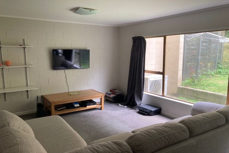 Photo of property in 95 Churton Drive, Churton Park, Wellington, 6037