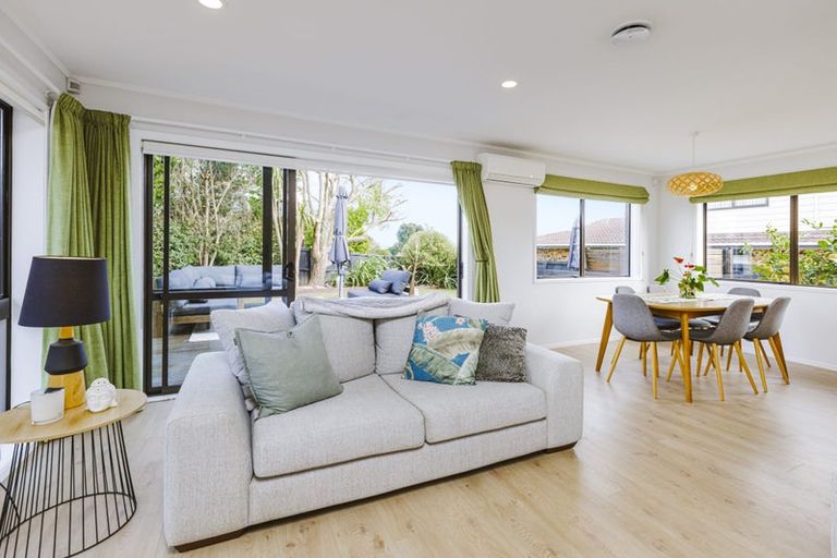 Photo of property in 9 Elrita Place, Conifer Grove, Takanini, 2112