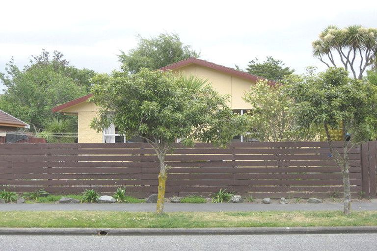 Photo of property in 2/10 Ingrid Street, Parklands, Christchurch, 8083