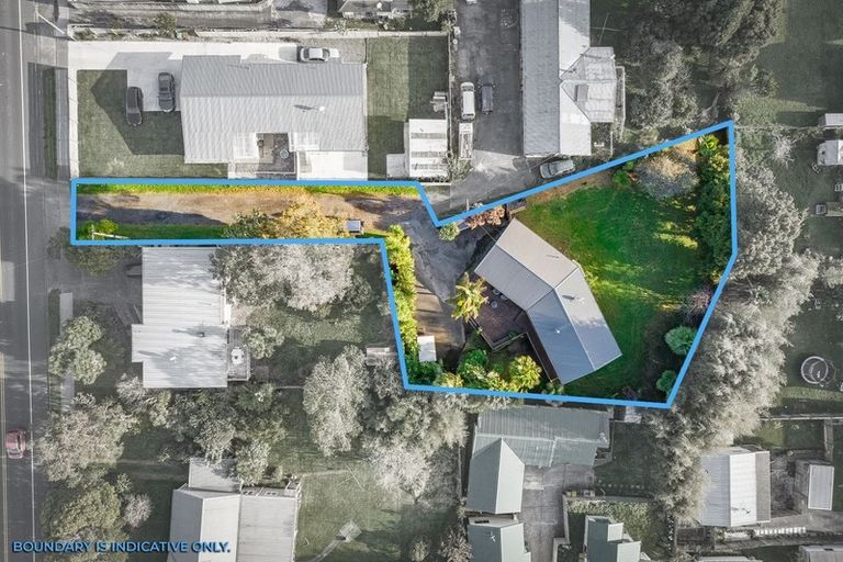 Photo of property in 112 Rathgar Road, Henderson, Auckland, 0610