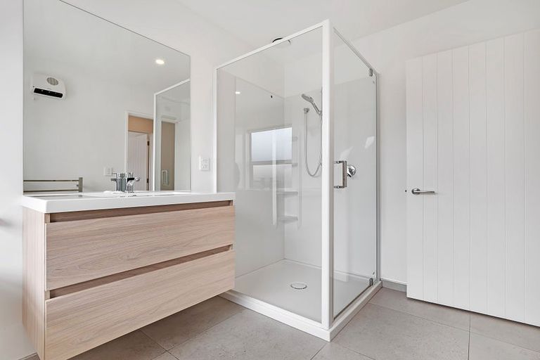 Photo of property in 17 Angus Place, Rangiora, 7400