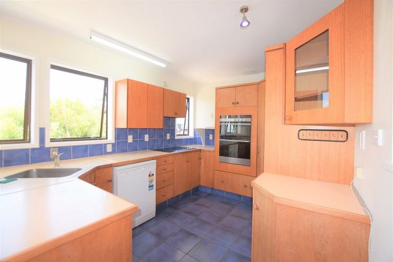 Photo of property in 6 Advene Road, Cockle Bay, Auckland, 2014