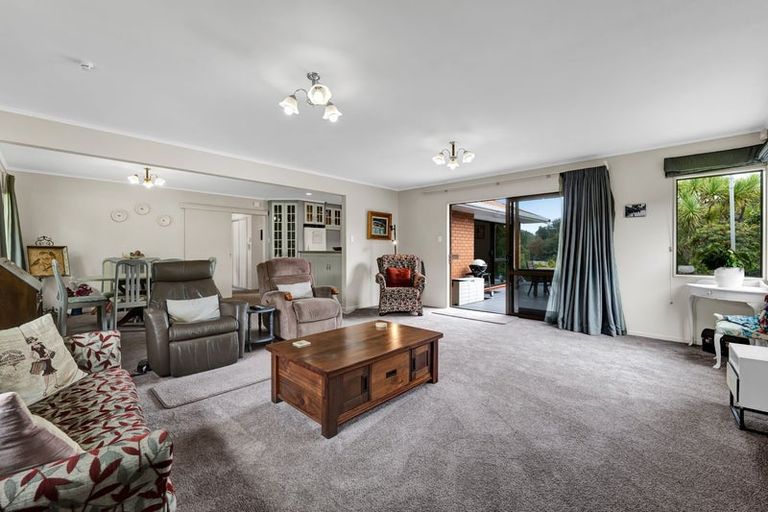 Photo of property in 5 Ruskin Place, Westown, New Plymouth, 4310