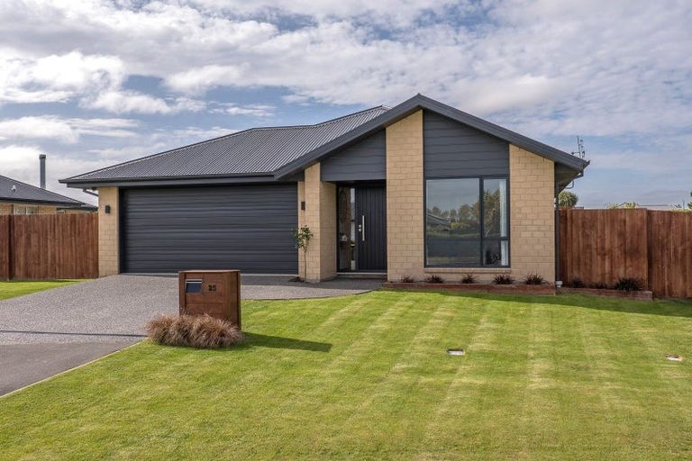 Photo of property in 25 Newbrook Terrace, Darfield, 7510