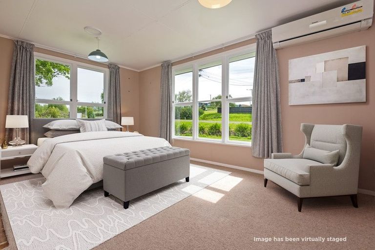 Photo of property in 1 Ingham Street, Halcombe, Feilding, 4779