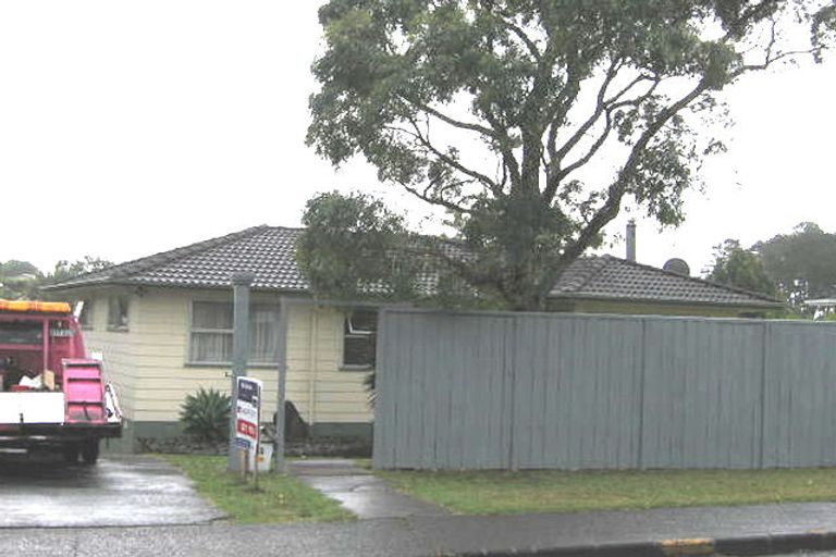 Photo of property in 87 Farquhar Road, Glendene, Auckland, 0602