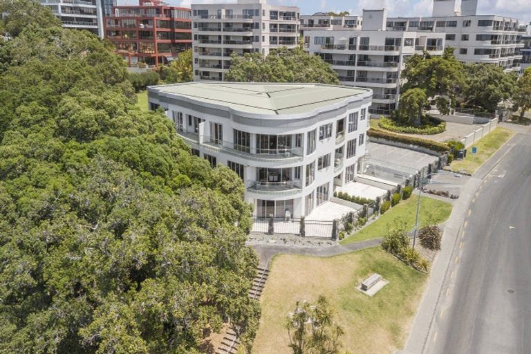 Photo of property in 1/7 The Promenade, Takapuna, Auckland, 0622