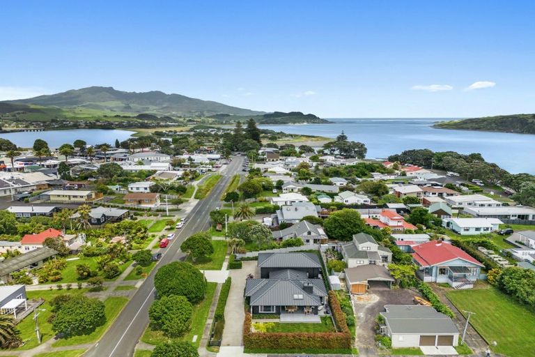 Photo of property in 32 Wallis Street, Raglan, 3225