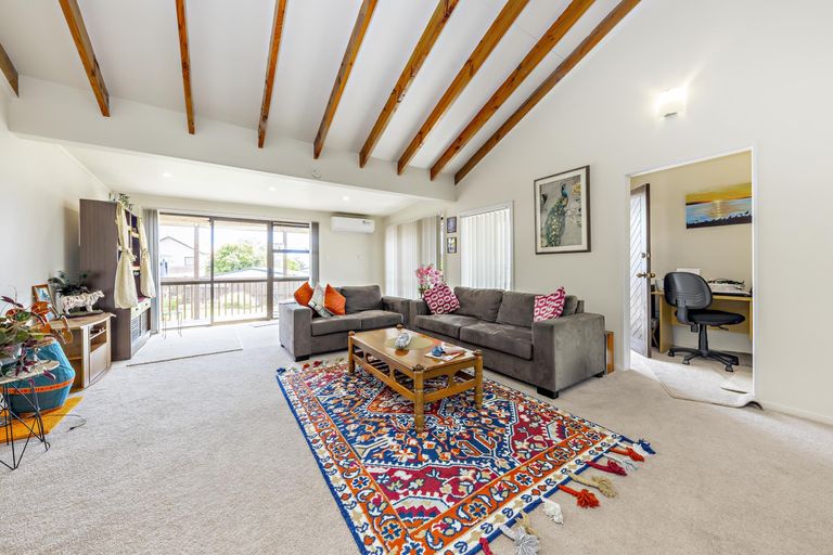Photo of property in 3 Mataura Place, Clover Park, Auckland, 2019