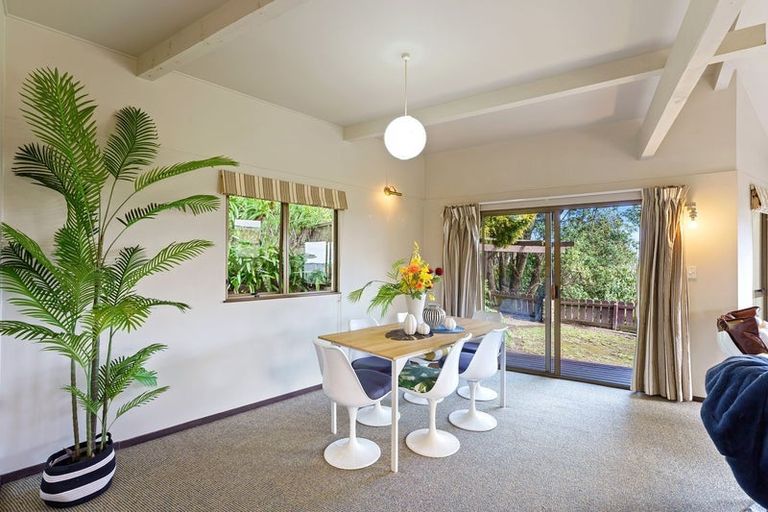 Photo of property in 19 Napier Grove, Waikanae Beach, Waikanae, 5036