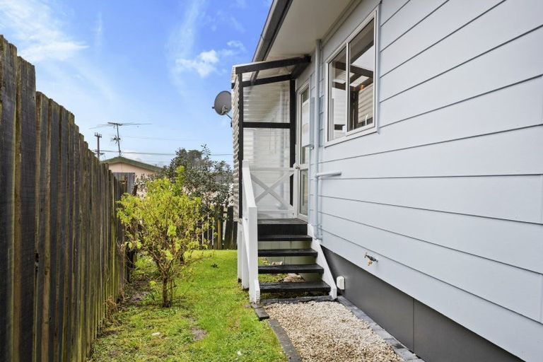 Photo of property in 2/152 Rathgar Road, Henderson, Auckland, 0610