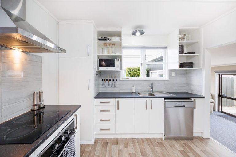 Photo of property in 104 Clyde Crescent, Roslyn, Palmerston North, 4414