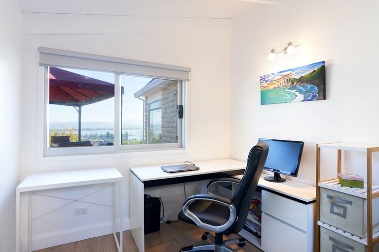 Photo of property in 32a Roslyn Road, Bluff Hill, Napier, 4110