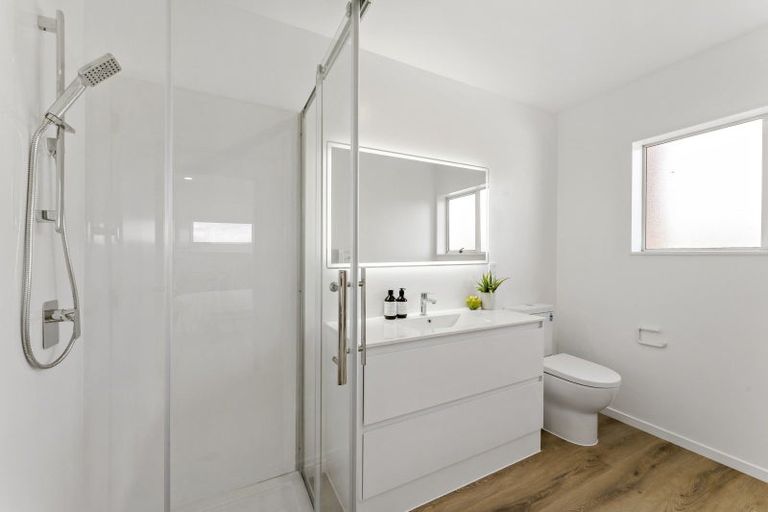 Photo of property in 5/23 Charlenne Close, Ranui, Auckland, 0612