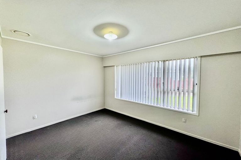 Photo of property in 1/15 Meadowcourt Drive, Manukau, Auckland, 2025