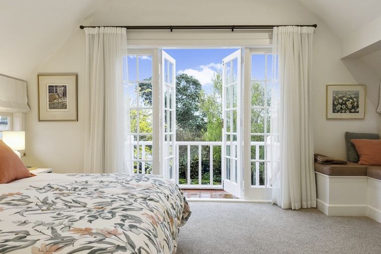 Photo of property in 4 Palmer Crescent, Mission Bay, Auckland, 1071