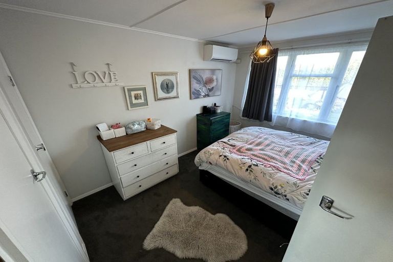 Photo of property in 2 Mcduff Place, Havelock North, 4130