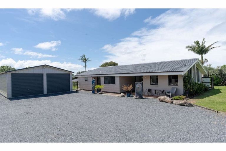 Photo of property in 38 Riddell Road, Kerikeri, 0230